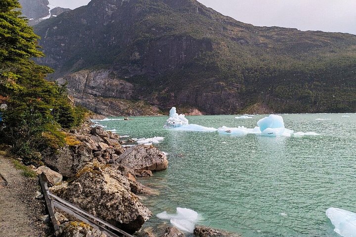 Patagonien Mest natursköna navigering till Balmaceda och Serrano glaciärer