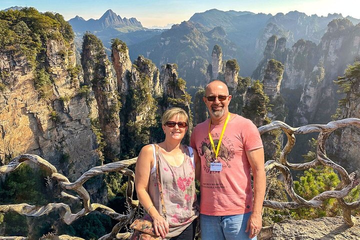 1 - 2 dages tur med alt inklusive: Mt Avatar, Glass Bridge, Mt Tianmen