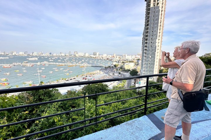 Leam Chabang - Privéauto voor een hele dag in Pattaya met chauffeur