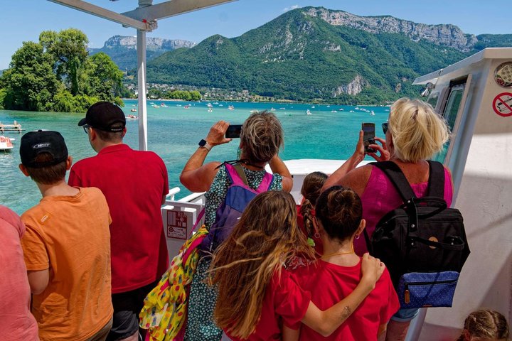 Tour a piedi del lago di Annecy con crociera sul lago