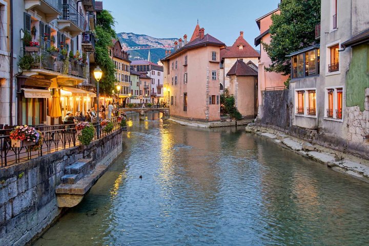 Tour a piedi del lago di Annecy con crociera sul lago
