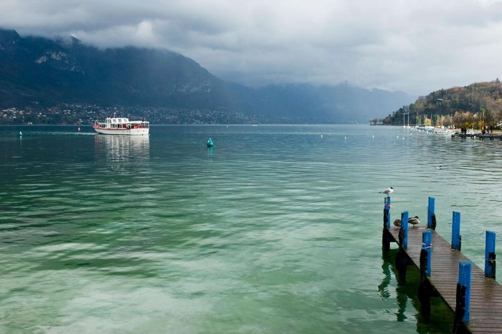 Tour a piedi del lago di Annecy con crociera sul lago