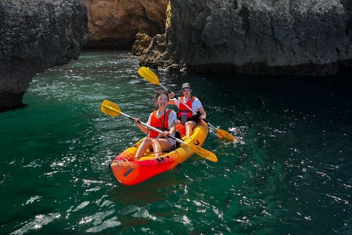 Ponta da Piedade Caves Kajaktocht in Lagos + Snorkelen
