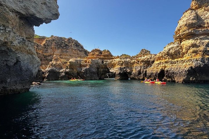 Ponta da Piedade Caves Kajaktocht in Lagos + Snorkelen