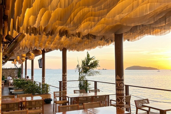 Pattaya Sina Beach Floating Club