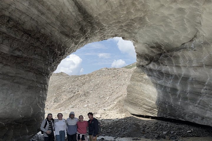Avventura nella Grotta di Ghiaccio del Ghiacciaio Castner da Fairbanks