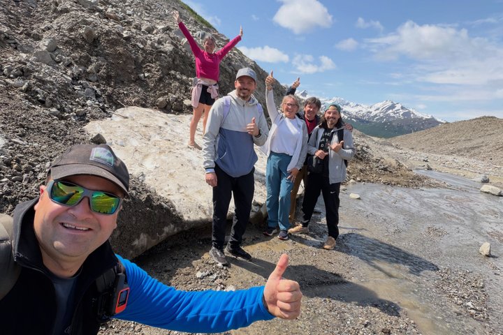 Avventura nella Grotta di Ghiaccio del Ghiacciaio Castner da Fairbanks