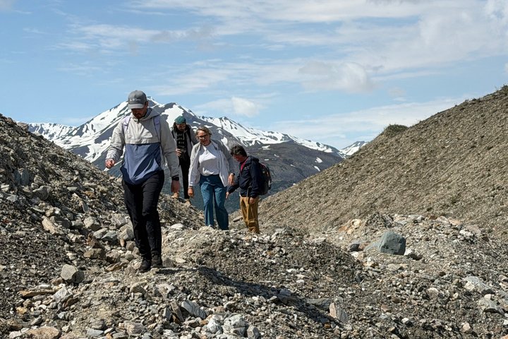 Avventura nella Grotta di Ghiaccio del Ghiacciaio Castner da Fairbanks