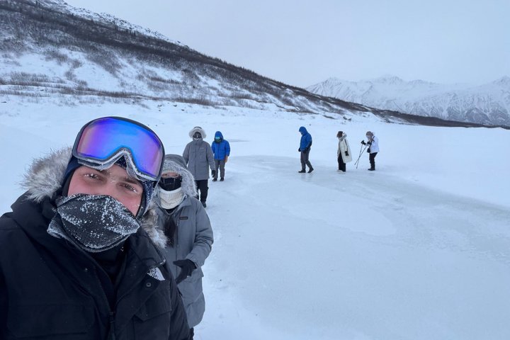 Avventura nella Grotta di Ghiaccio del Ghiacciaio Castner da Fairbanks