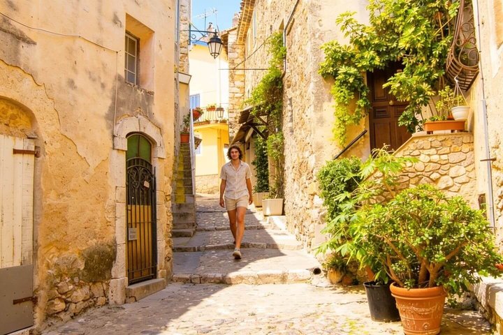 Hello Menton : Private 2 - Hour Intro Paseo por la ciudad con guía local