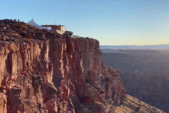Transporte entre Las Vegas e Grand Canyon West com opção de pôr do sol