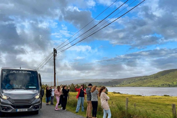 Kleine Gruppe Kylemore Abbey, Sheepdog Demo & Connemara Tour