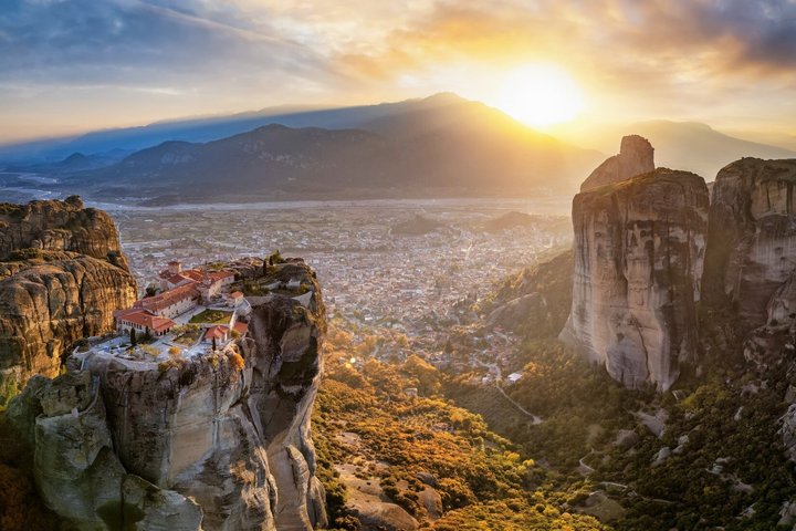 Meteora : Recorrido por monasterios con almuerzo y opción de traslado a Atenas
