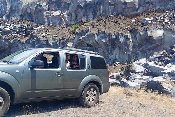 Etna Jeep Offroad-tur: Lavastrømme, Etna-vine, frokost i 2000 meters højde