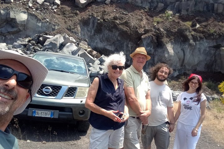 Etna Jeep Offroad-tur: Lavastrømme, Etna-vine, frokost i 2000 meters højde