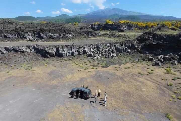 Etna Jeep Offroad-tur: Lavastrømme, Etna-vine, frokost i 2000 meters højde