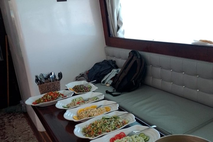 Snorkeling sull'isola di Tiran, crociera subacquea e pranzo - Sharm el Sheik