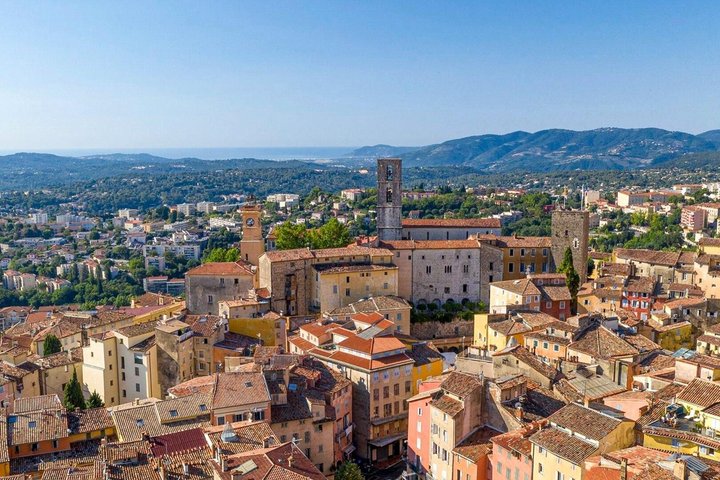 Villages de contes de fées de la Côte d'Azur et découverte des parfums
