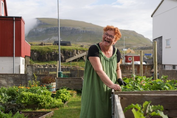 Classe de culinária faroense em Nólsoy perto de Tórshavn com Maud