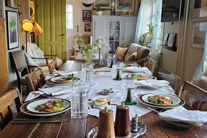 Classe de culinária faroense em Nólsoy perto de Tórshavn com Maud
