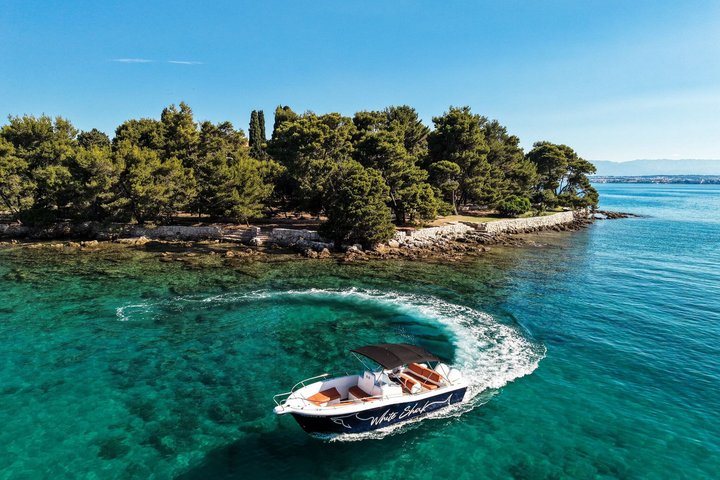 Zadar: 3 Eilanden Hopping Tour met snorkelen of zonsondergang boottocht