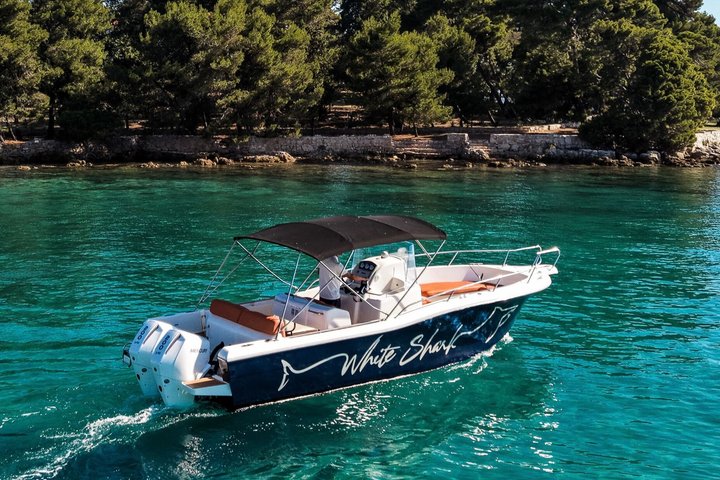 Zadar: 3 Eilanden Hopping Tour met snorkelen of zonsondergang boottocht