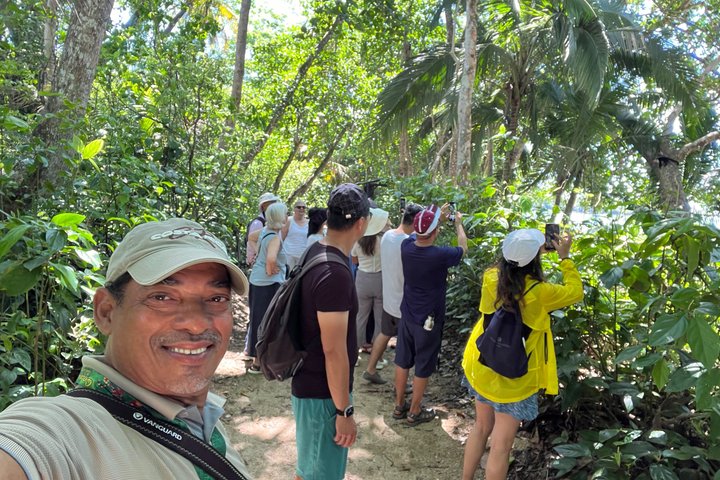 Medio día Canal de Tortuguero, Parque Nacional Cahuita y Puerto Limón