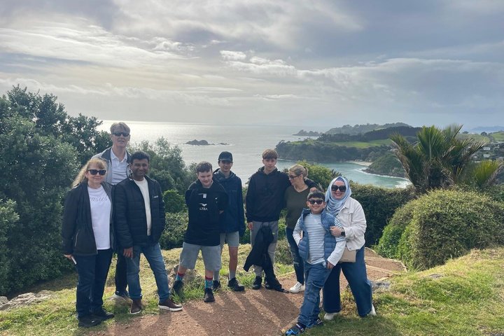 Auckland : Waiheke Island Scenic Tour 4 vingårder, lokale guider
