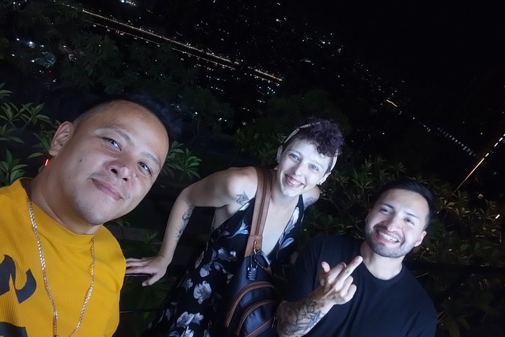 Makati : Pubcrawl Midget boxing rooftop muziek en gogo clubs