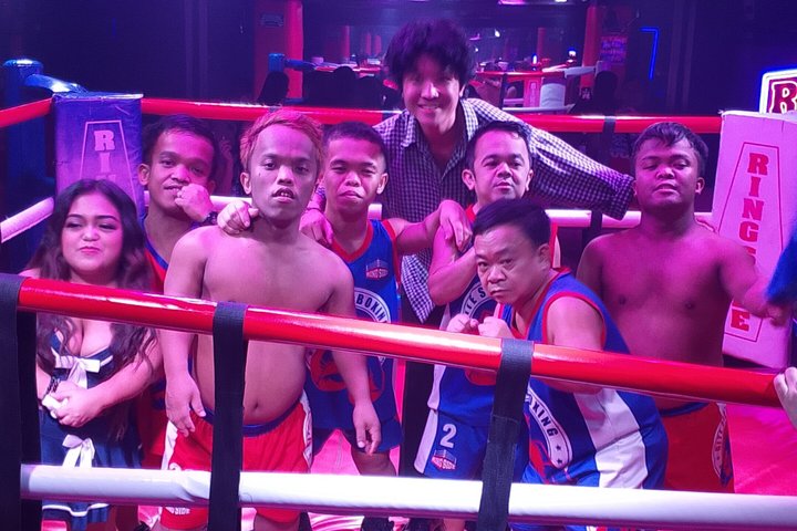 Makati : Pubcrawl Midget boxing rooftop muziek en gogo clubs