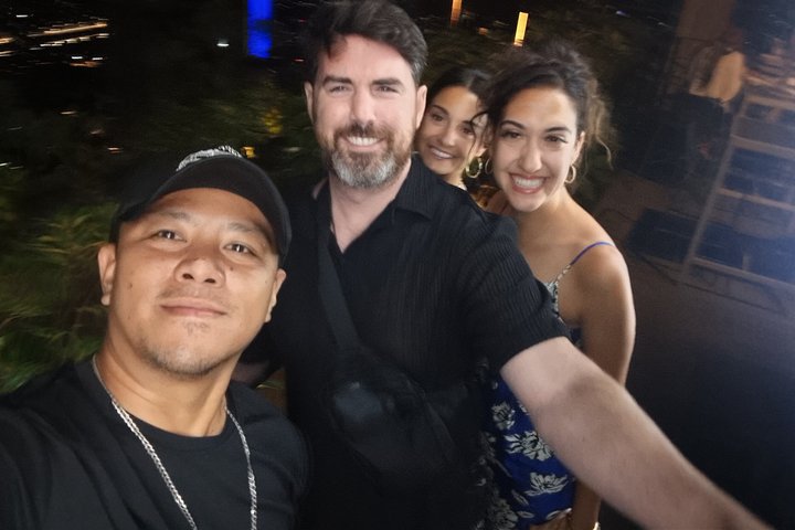 Makati : Pubcrawl Midget boxing rooftop muziek en gogo clubs