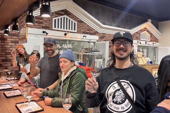 Kobe Sake Tour med Ekspert Guide: 3 + Bryggeri, Tastings Inkludert