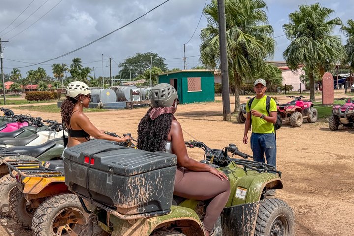 Visite en VTT et cascade au départ de Hopkins Village