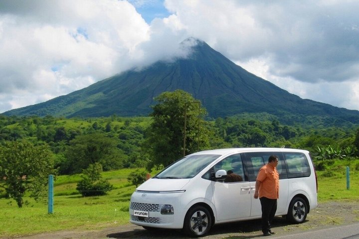 Flughafen San Jose (SJO) nach La Fortuna Arenal Privater VIP Transfer
