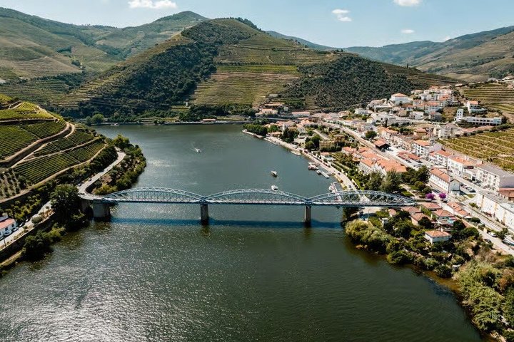 3 uur Pinhão naar Régua Douro Cruise met Lock Wine en Tapas