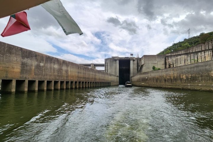 3 uur Pinhão naar Régua Douro Cruise met Lock Wine en Tapas