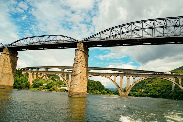 3 uur Pinhão naar Régua Douro Cruise met Lock Wine en Tapas
