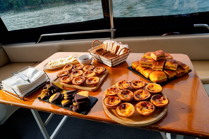 3 uur Pinhão naar Régua Douro Cruise met Lock Wine en Tapas