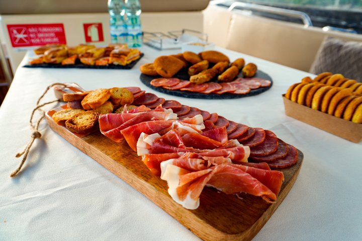 3 uur Pinhão naar Régua Douro Cruise met Lock Wine en Tapas