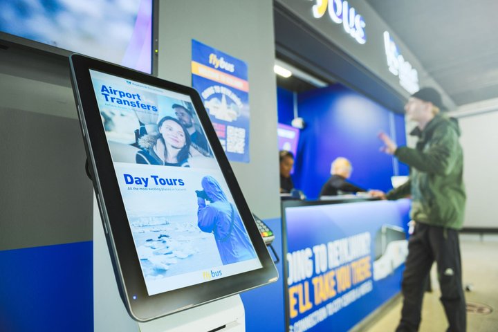 Flygplatstransfer : Keflavik flygplats till Reykjavik centrum på Island