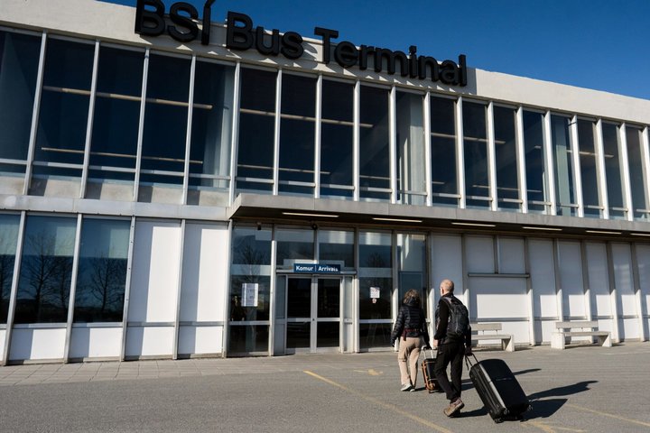 Flygplatstransfer : Keflavik flygplats till Reykjavik centrum på Island