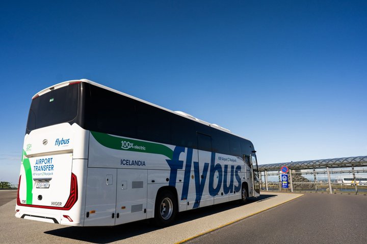 Flygplatstransfer : Keflavik flygplats till Reykjavik centrum på Island