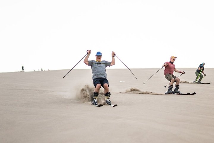 Sandboard o sci di sabbia a Huacachina Falò di Apresski Tramonto
