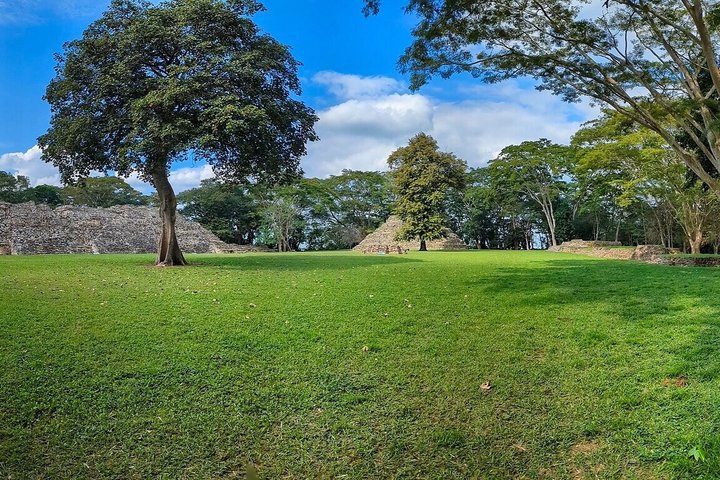 Cascata turchese di El Salto e sito archeologico Maya di Pomoná