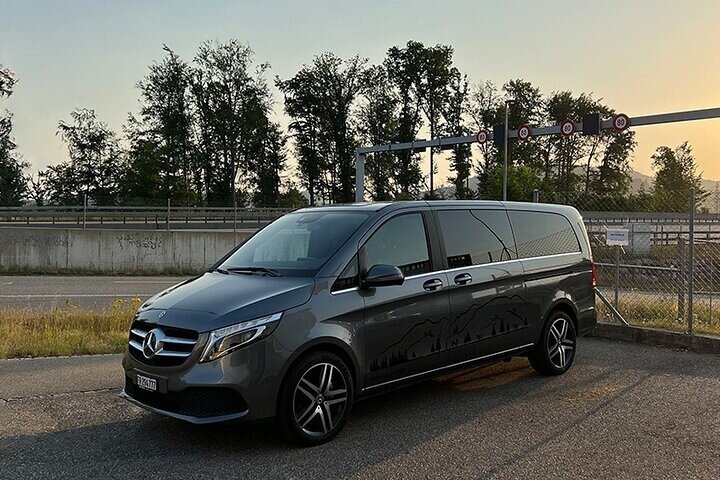Privater Transfer von Lauterbrunnen zum Flughafen Zürich