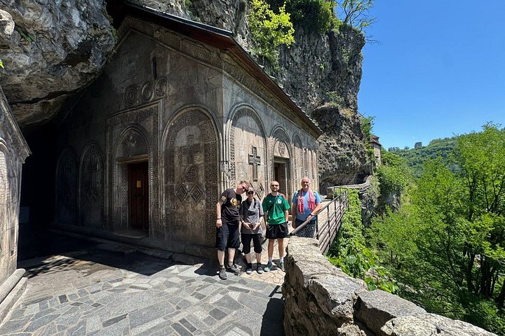 Chiatura Katskhi Pillar and Mgvimevi Monastery Tour From Kutaisi