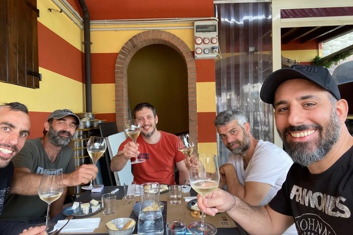 Degustazione con visita in cantina nel cuore della Franciacorta