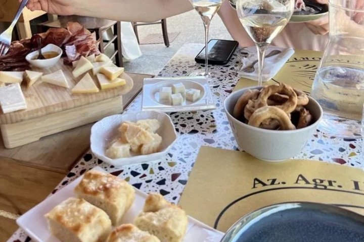 Degustazione con visita in cantina nel cuore della Franciacorta