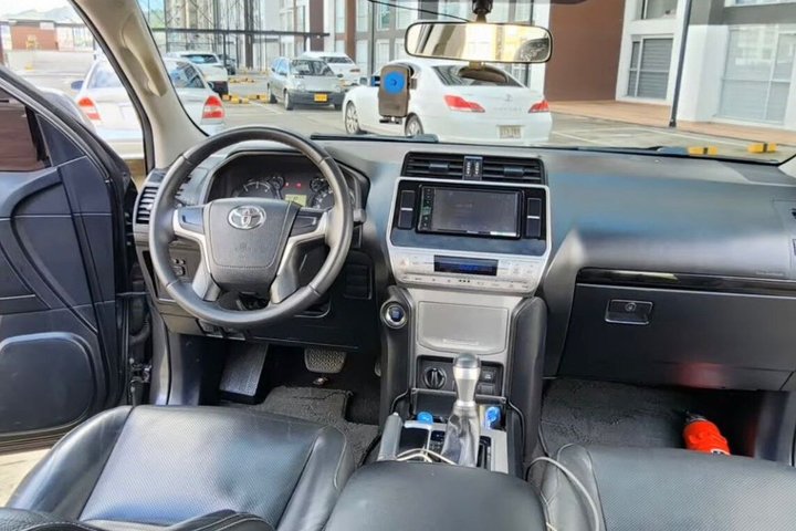 Transfert premium Manizales Pereira tout inclus en SUV de luxe