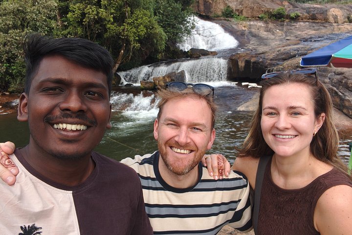 Anakulam Jeep Safari Tour med vandfald og vilde elefanter